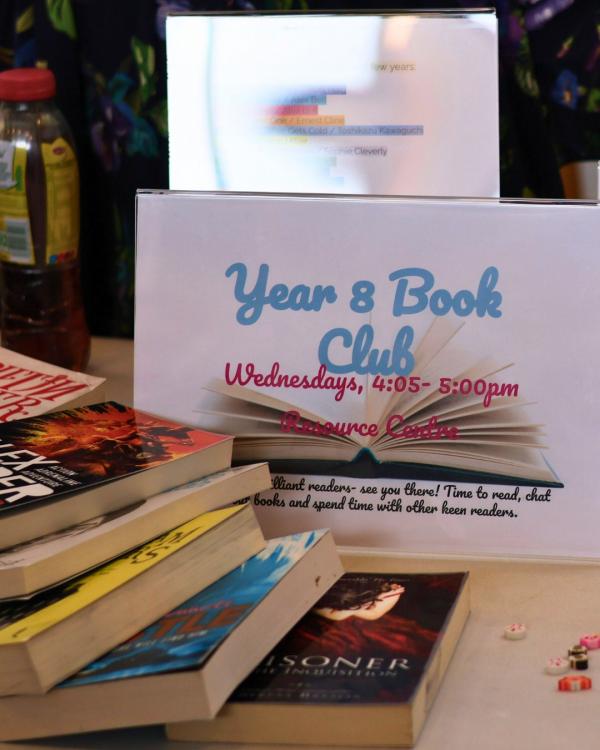 Нийгмийн Үйл Ажиллагаа ба Клубууд